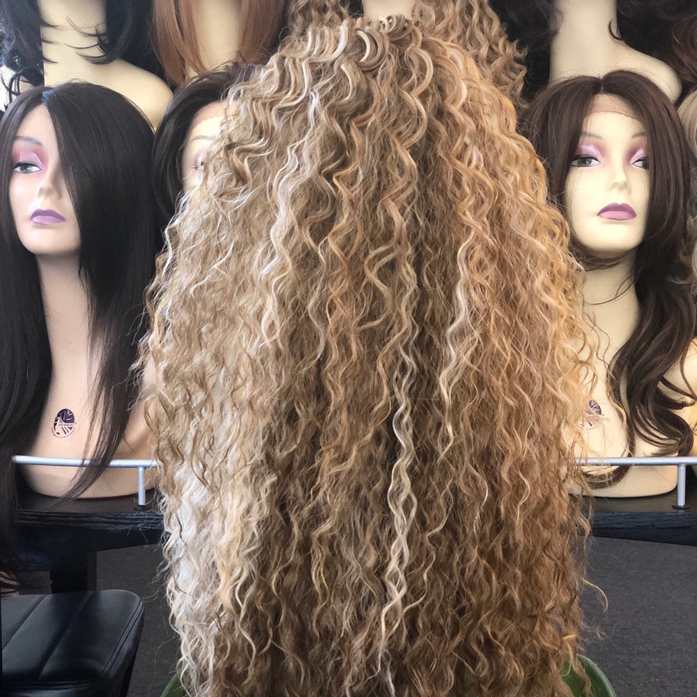 Wig Long Blonde Curly Wig - Picture 3 of 9